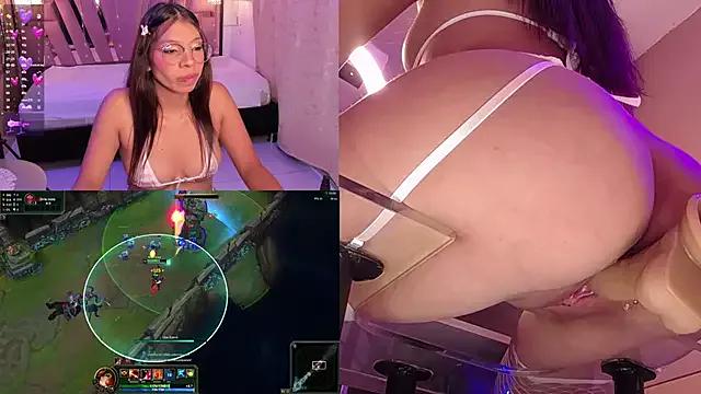 Entertain your itch for girls livestreamers with our collection of stunning models, skilled in the art of temptation and delight.