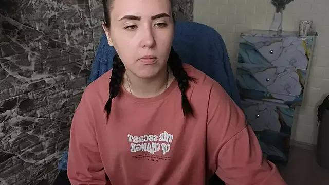 LunaLinee from StripChat is Freechat