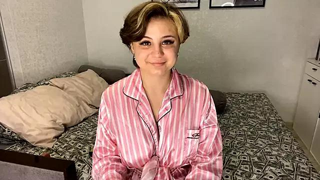 LunaMoonstar from StripChat is Freechat
