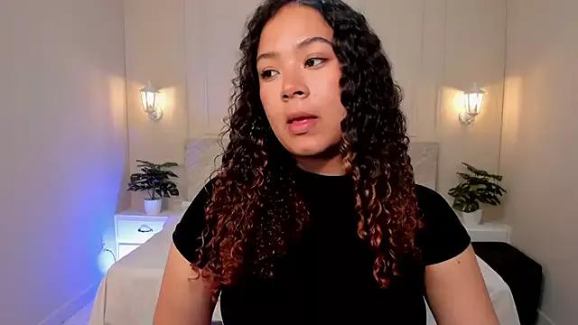 LunaRose5 from StripChat is Freechat