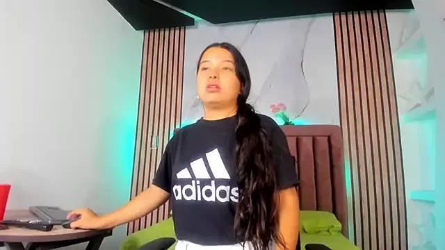 LunaWiill_ from StripChat is Freechat