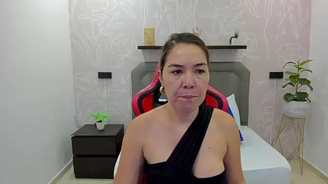 Entertain your itch for girls livestreamers with our collection of stunning models, skilled in the art of temptation and delight.
