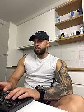 LustyMike_ from StripChat is Freechat