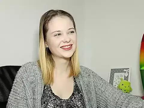 LydiaYoung from StripChat is Freechat