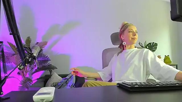 LylithSkye from StripChat is Freechat