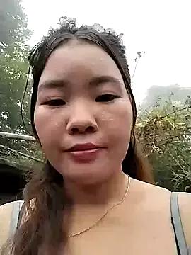 lylylove from StripChat is Freechat