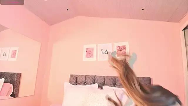 maddie_beauty from StripChat is Freechat