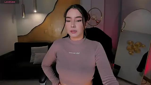 MaddisonCollins from StripChat is Freechat