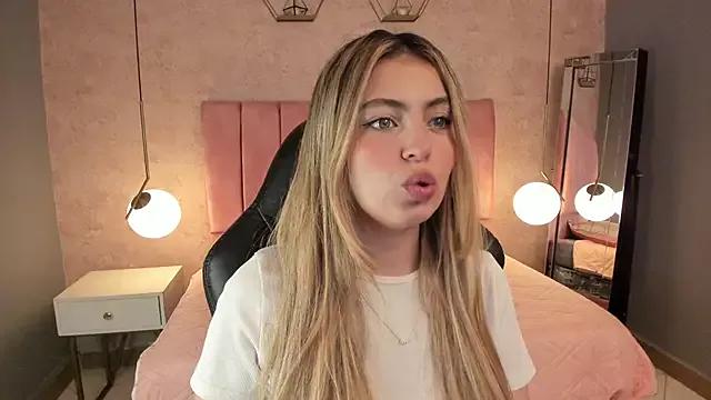 Entertain your itch for girls livestreamers with our collection of stunning models, skilled in the art of temptation and delight.