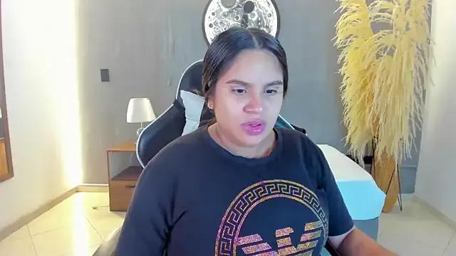 maite_saens_ from StripChat is Freechat