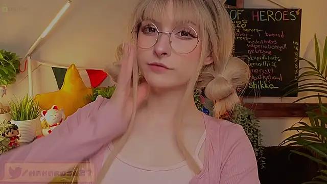 Entertain your itch for girls livestreamers with our collection of stunning models, skilled in the art of temptation and delight.