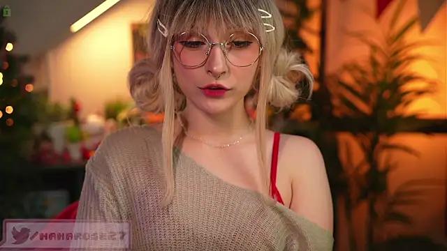 Entertain your itch for girls livestreamers with our collection of stunning models, skilled in the art of temptation and delight.