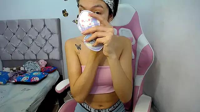 Entertain your itch for girls livestreamers with our collection of stunning models, skilled in the art of temptation and delight.