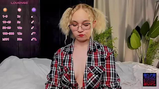 Entertain your itch for girls livestreamers with our collection of stunning models, skilled in the art of temptation and delight.