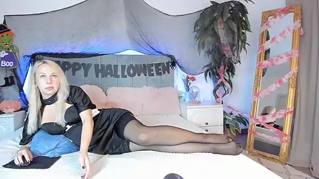 Entertain your itch for girls livestreamers with our collection of stunning models, skilled in the art of temptation and delight.