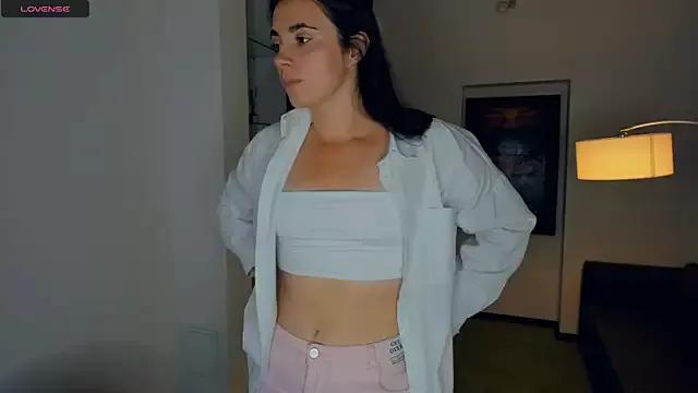 MarianHedley from StripChat is Freechat