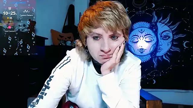 Marieblueeyes from StripChat is Freechat