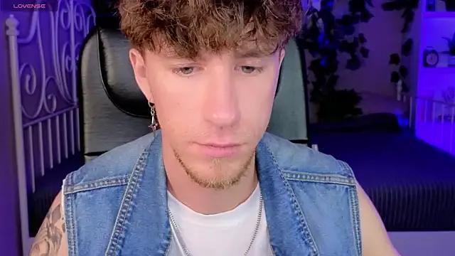 mark_caron from StripChat is Freechat