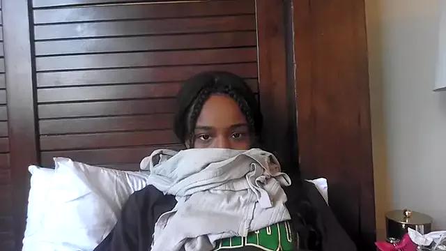 Marlowlovee from StripChat is Freechat