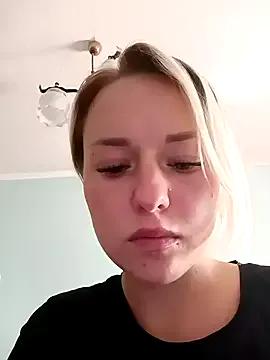 Mary_lil from StripChat is Freechat