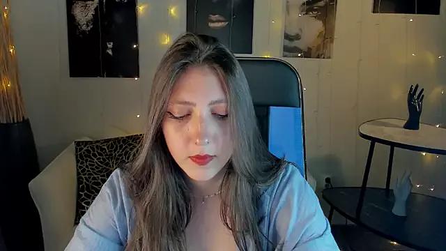 Mary_Miiller from StripChat is Freechat