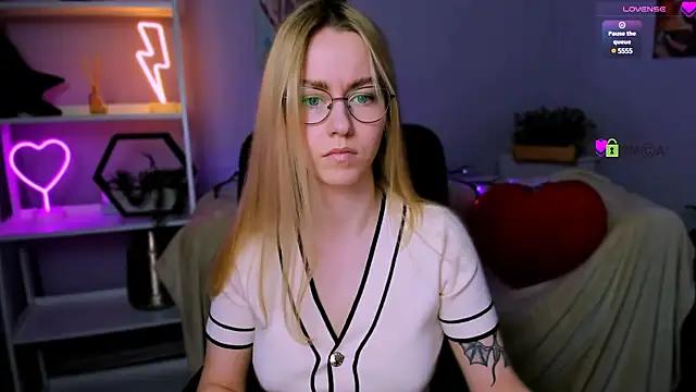 Entertain your itch for girls livestreamers with our collection of stunning models, skilled in the art of temptation and delight.