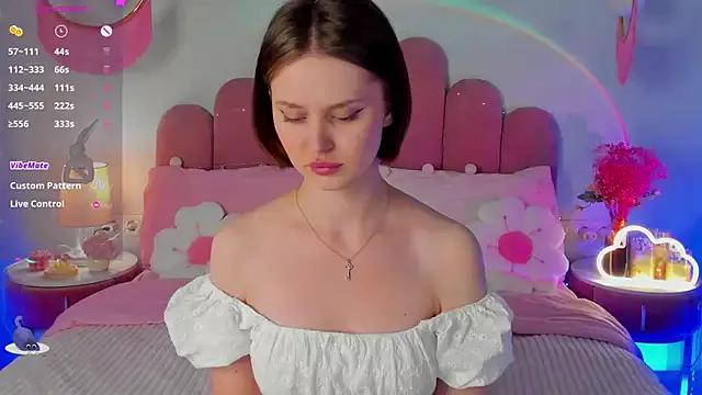 MaryLew from StripChat is Freechat