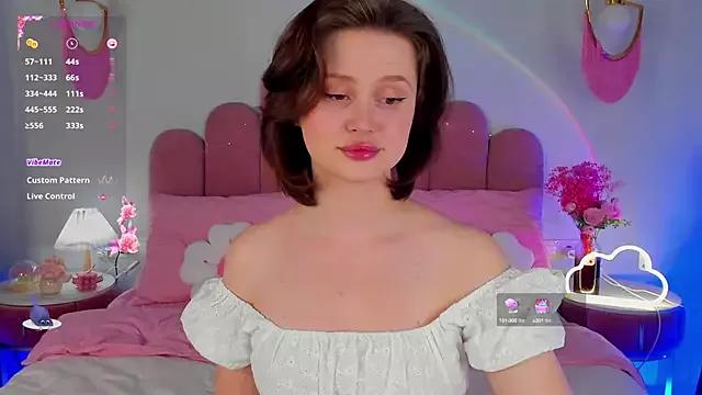 MaryLew from StripChat is Freechat