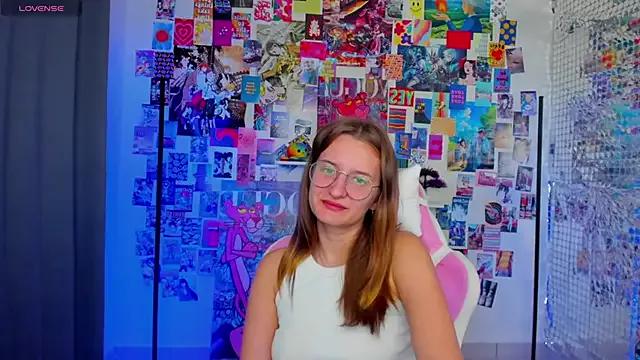 Maryyy_May from StripChat is Freechat