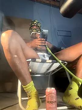 Maskman941 from StripChat is Freechat