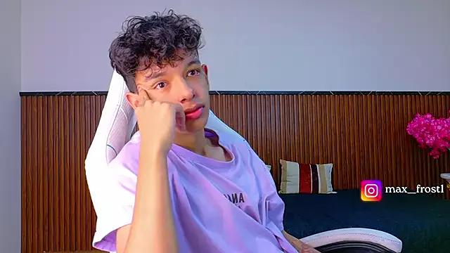 max__frost from StripChat is Freechat