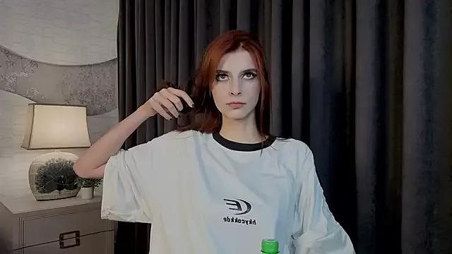MaxineFarleigh from StripChat is Freechat