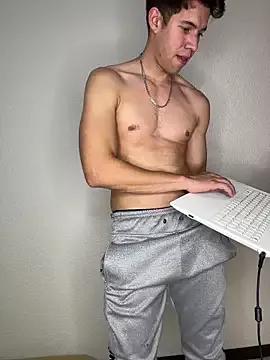 Maxtaylor18 from StripChat is Freechat
