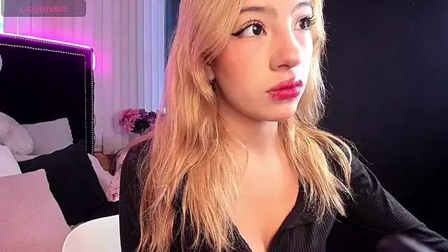 Entertain your itch for girls livestreamers with our collection of stunning models, skilled in the art of temptation and delight.