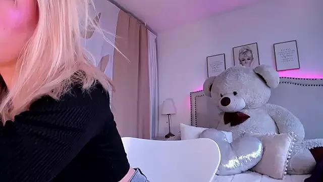 Mayajhons from StripChat is Freechat