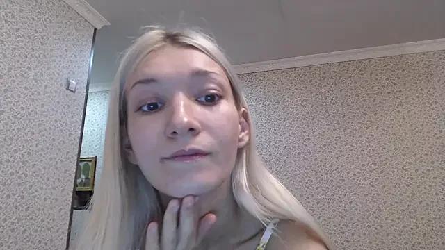 maybe_doll from StripChat is Freechat