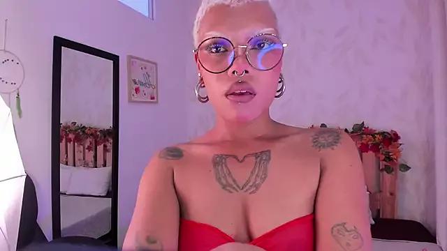 maze_silverstar from StripChat is Freechat