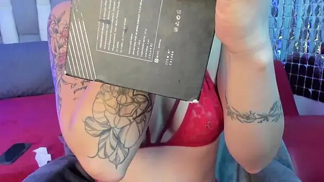 Entertain your itch for girls livestreamers with our collection of stunning models, skilled in the art of temptation and delight.