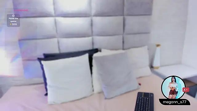 Entertain your itch for girls livestreamers with our collection of stunning models, skilled in the art of temptation and delight.
