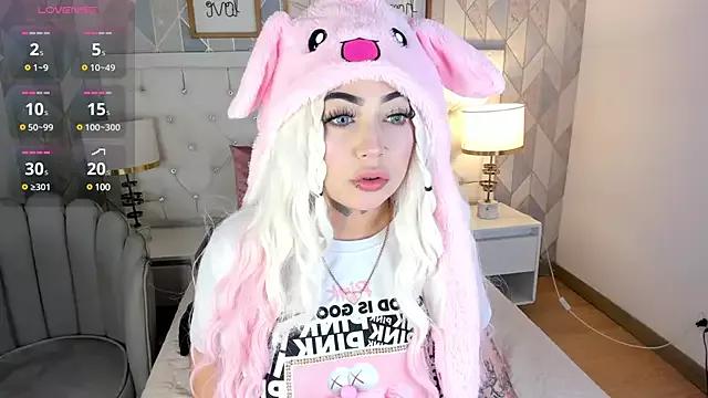 MeganStar__ from StripChat is Freechat
