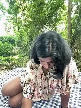 Melarose82 from StripChat is Freechat