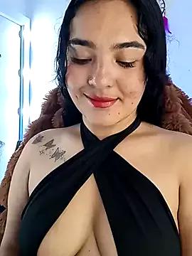 Entertain your itch for girls livestreamers with our collection of stunning models, skilled in the art of temptation and delight.