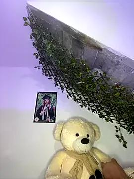 Melody_rouxxx from StripChat is Freechat
