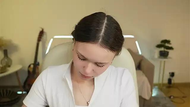 MerylAmber from StripChat is Freechat