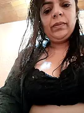 Mia-Glow from StripChat is Freechat