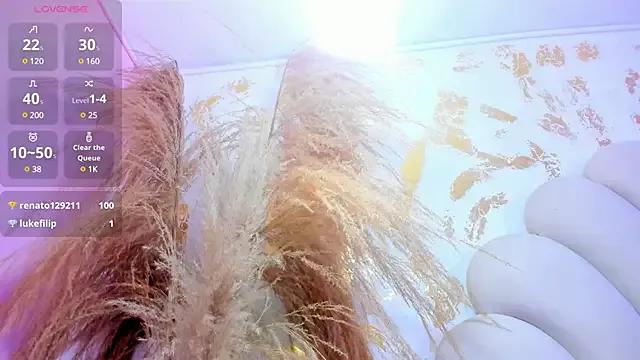 mia_white_cr from StripChat is Freechat