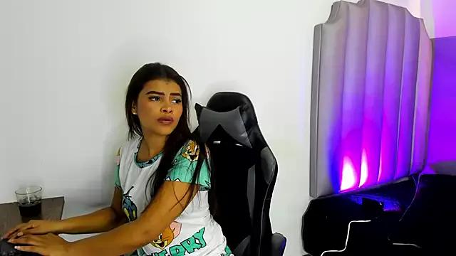 Miaa_Rosse from StripChat is Freechat