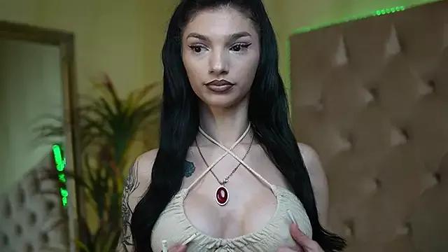 MiamiCandy from StripChat is Freechat