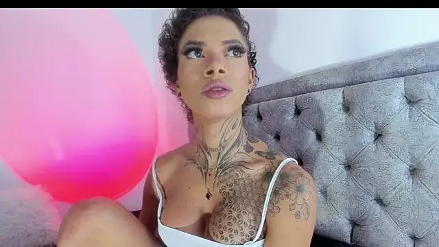 Entertain your itch for girls livestreamers with our collection of stunning models, skilled in the art of temptation and delight.