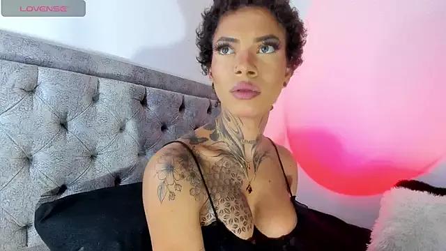 michell_danna from StripChat is Freechat
